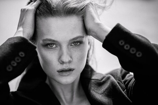 Captivating look.  Model: @sienna.lbt 
Photo: @matt.wagner.photo  (Entstanden im Rahmen eines absolut empfehlenswerten Workshops bei @mariodirksphotography 👍)