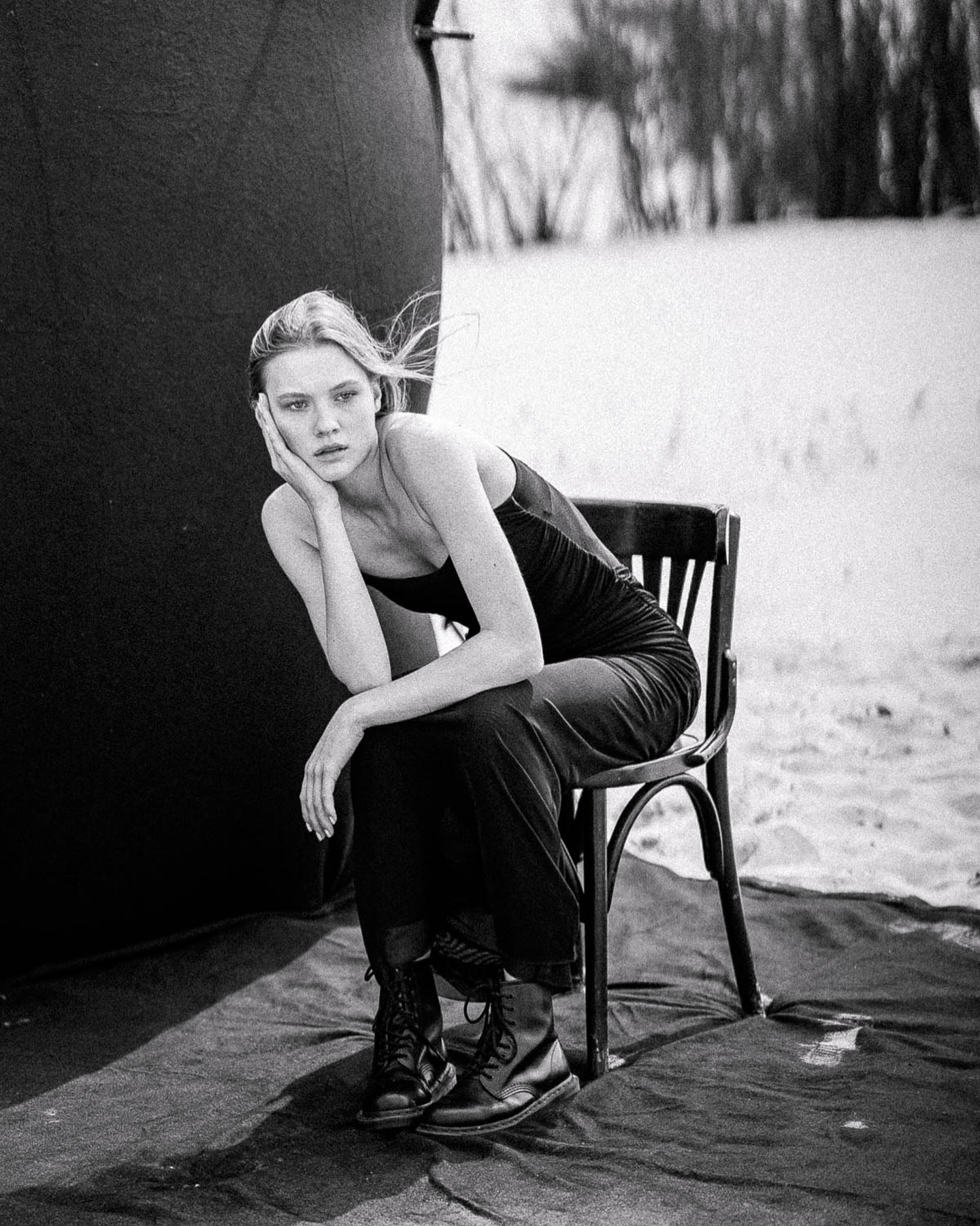 Waiting.  Model: @sienna.lbt 
Photo: @matt.wagner.photo